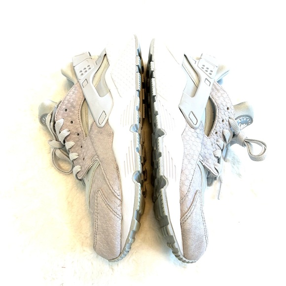 Nike Air Huarache Run Prm Womens Running Shoes - Picture 7 of 11